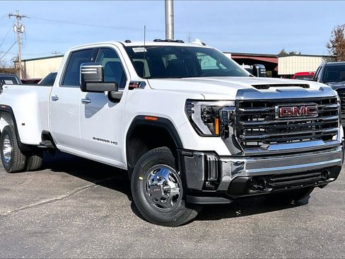 New 2026 GMC Sierra 3500 SLT w/ SLT Convenience Package AWD/4WD image 2