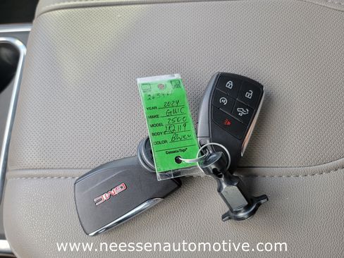 Used 2024 GMC Sierra 2500 SLT w/ Texas SLT Premium Package image 29