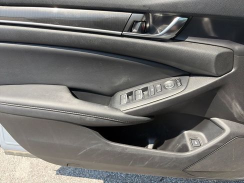 Used 2022 Honda Accord Sport image 18