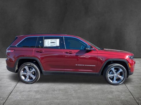 New 2025 Jeep Grand Cherokee Limited image 3