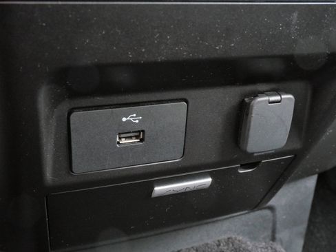 Used 2016 Ford F150 XLT image 30