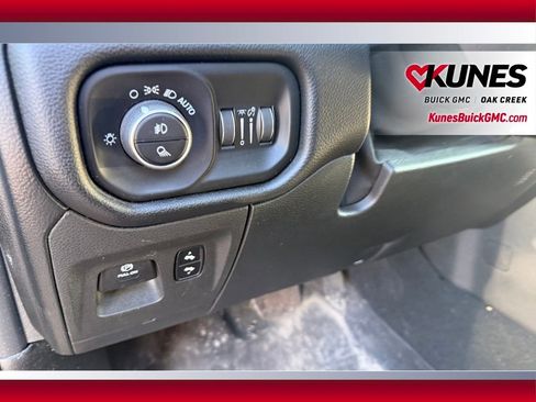 Used 2019 RAM 1500 Sport w/ Level 2 Equipment Group image 11