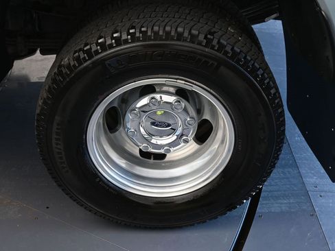 Used 2024 Ford F350 Lariat w/ Chrome Package image 24