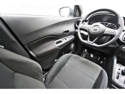 Certified 2025 Nissan Kicks Play S FWD image 6
