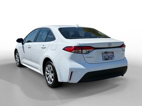Used 2025 Toyota Corolla LE FWD image 3
