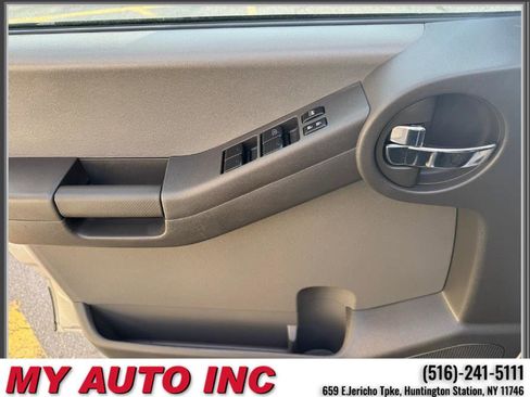 Used 2011 Nissan Xterra S image 22