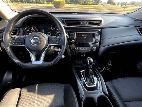 Used 2018 Nissan Rogue S image 14