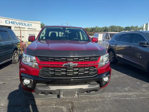 Used 2021 Chevrolet Colorado LT w/ LT Convenience Package AWD/4WD image 2