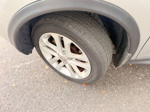 Used 2012 Nissan Juke S image 10