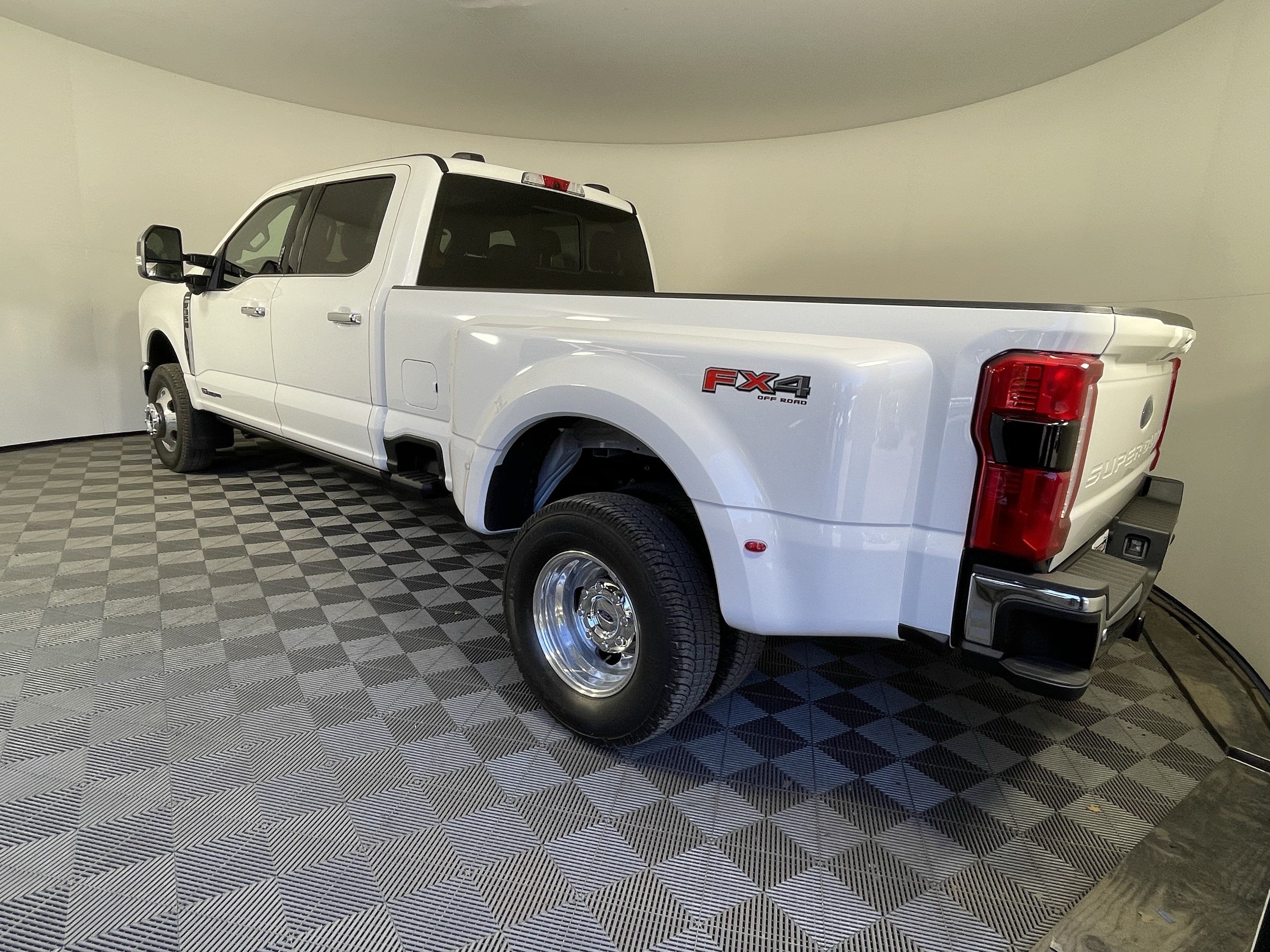 New 2026 Ford F350 Lariat w/ Lariat Ultimate Package AWD/4WD image 3