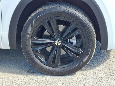 Used 2023 Volkswagen Atlas SEL R-Line AWD/4WD image 26