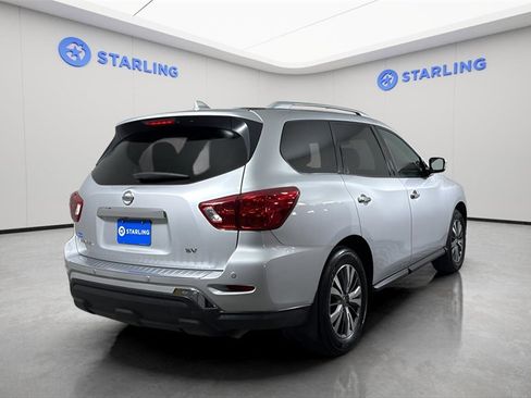 Used 2020 Nissan Pathfinder SV image 8