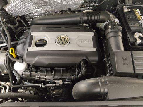 Used 2017 Volkswagen Tiguan S FWD image 30