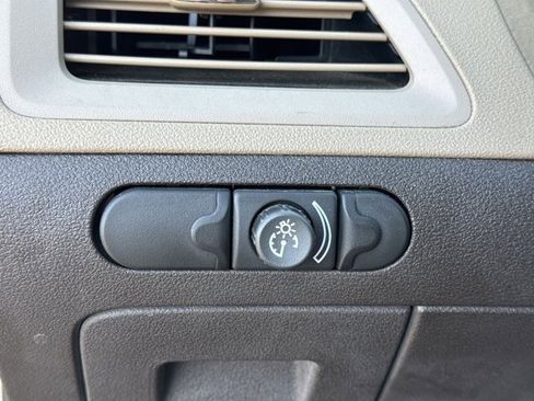 Used 2010 Chevrolet Malibu Hybrid image 15