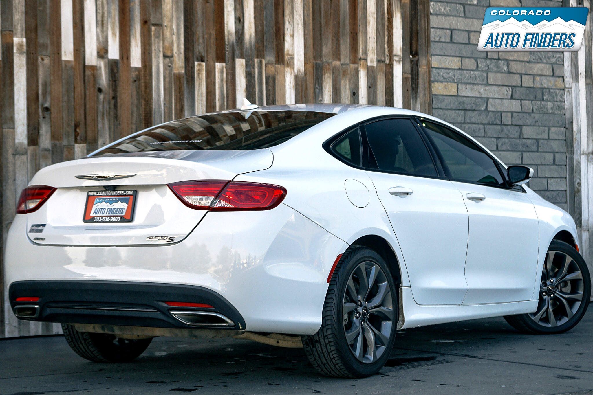 Used 2015 Chrysler 200 S w/ Navigation & Sound Group I AWD/4WD image 6