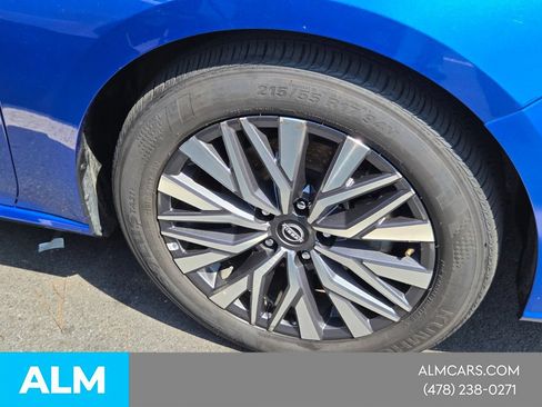 Used 2025 Nissan Altima 2.5 SV FWD image 25
