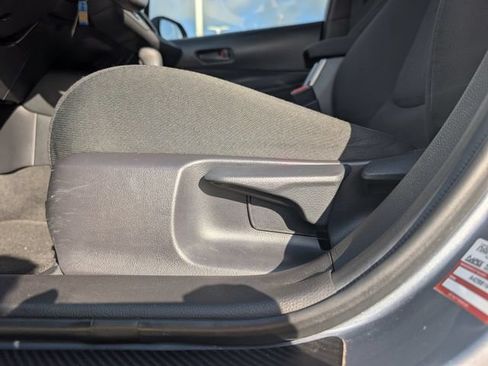 Used 2022 Toyota Corolla LE FWD image 19