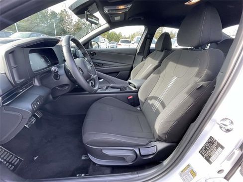 Certified 2025 Hyundai Elantra Sport image 11