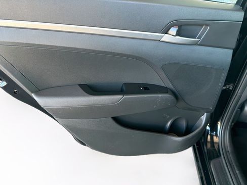 Used 2019 Hyundai Elantra SE w/ Cargo Package FWD image 24