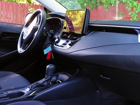 Used 2024 Toyota Corolla LE FWD image 34