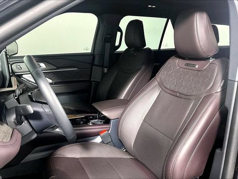 Used 2025 Ford Explorer Platinum w/ Ultimate Package RWD image 25