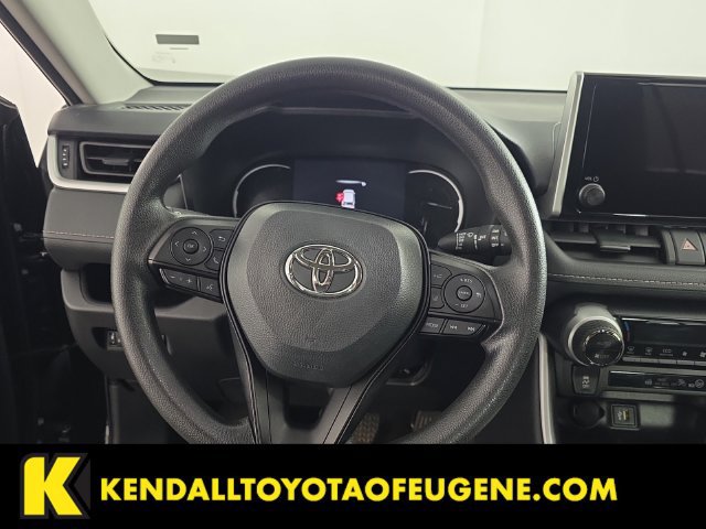 Used 2025 Toyota RAV4 XLE AWD/4WD image 13