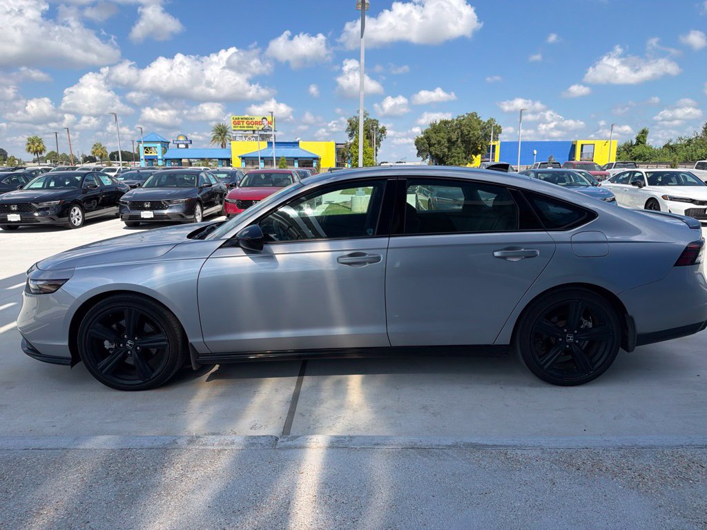 Used 2025 Honda Accord Sport image 8