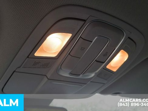 Used 2020 Hyundai Santa Fe SEL w/ Convenience Package image 17