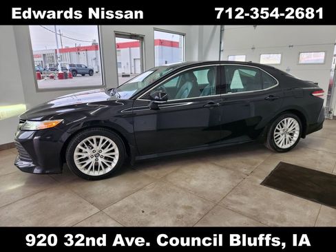 Used 2019 Toyota Camry XLE image 4