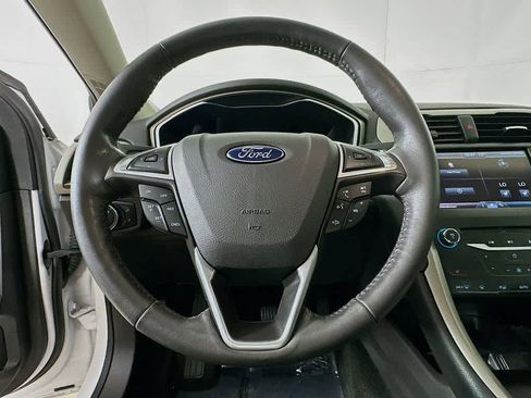 Used 2015 Ford Fusion SE w/ Equipment Group 202A image 16