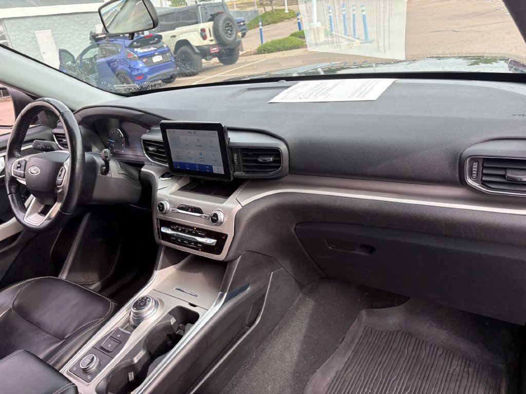 Used 2022 Ford Explorer XLT w/ Equipment Group 202A AWD/4WD image 31