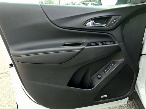 Used 2022 Chevrolet Equinox Premier image 12