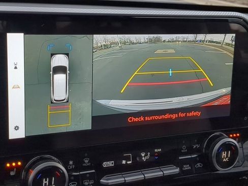 Certified 2025 Toyota Highlander Platinum image 12