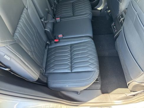 New 2026 Mitsubishi Outlander SEL FWD image 23