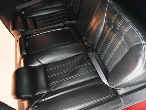 Used 2019 Chrysler 300 S RWD image 8