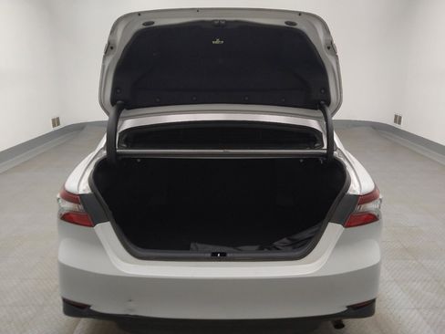 Used 2022 Toyota Camry LE image 29