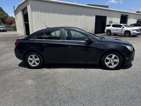 Used 2013 Chevrolet Cruze LT w/ Technology Package FWD image 4