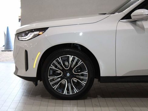 Used 2025 BMW X3 xDrive30i w/ Convenience Package image 4