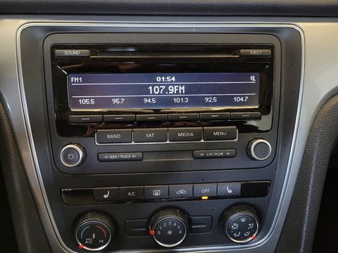 Used 2014 Volkswagen Passat 1.8T Wolfsburg Edition FWD image 25