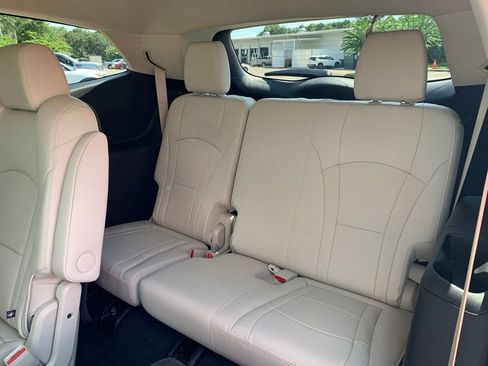 Used 2023 Buick Enclave Essence w/ Experience Buick Package FWD image 21