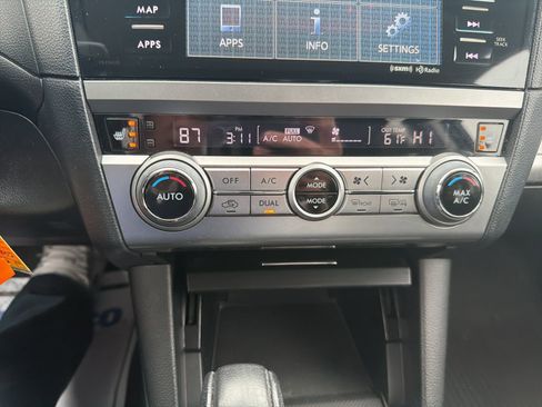Used 2017 Subaru Outback 2.5i Premium image 15