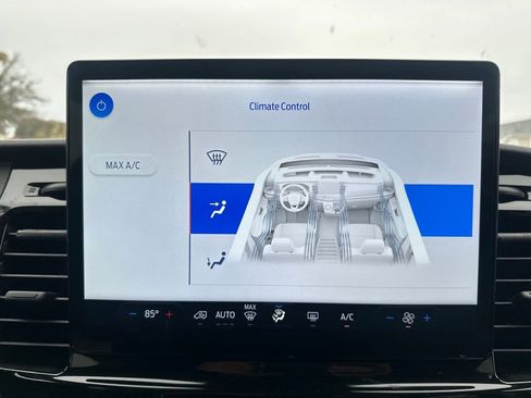 Used 2023 Ford Transit 350 XLT image 50