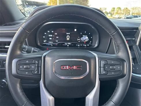 Used 2023 GMC Yukon XL SLT w/ SLT Premium Package image 28