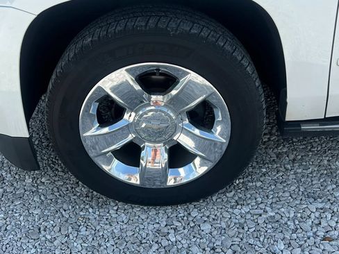 Used 2019 Chevrolet Suburban Premier RWD image 25