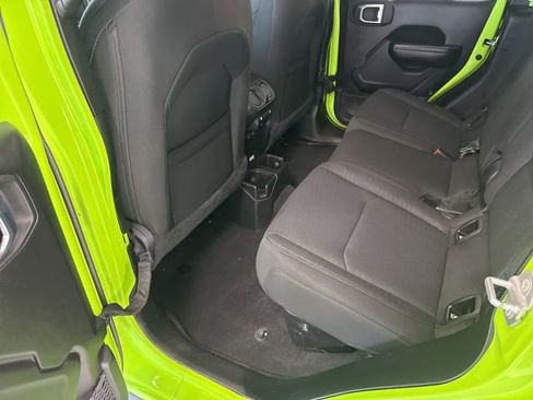 Used 2021 Jeep Gladiator Willys image 19