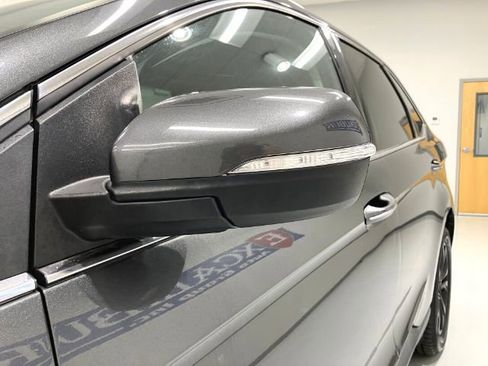 Used 2019 Ford Edge Titanium FWD image 15