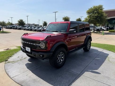 Used 2025 Ford Bronco Badlands AWD/4WD image 3
