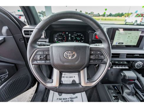 Used 2025 Toyota 4Runner TRD Off-Road image 11