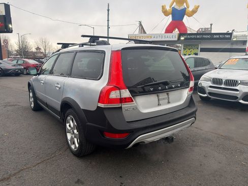 Used 2016 Volvo XC70 T5 Premier w/ Proximity Package image 4