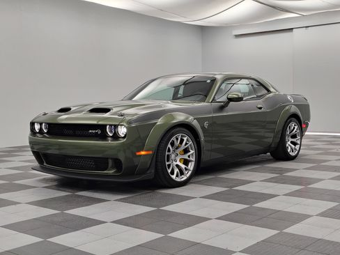 Used 2022 Dodge Challenger SRT Hellcat image 4